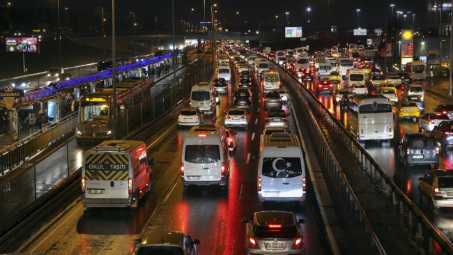 İstanbul'da haftanın ilk iş günü trafik yoğunluğu